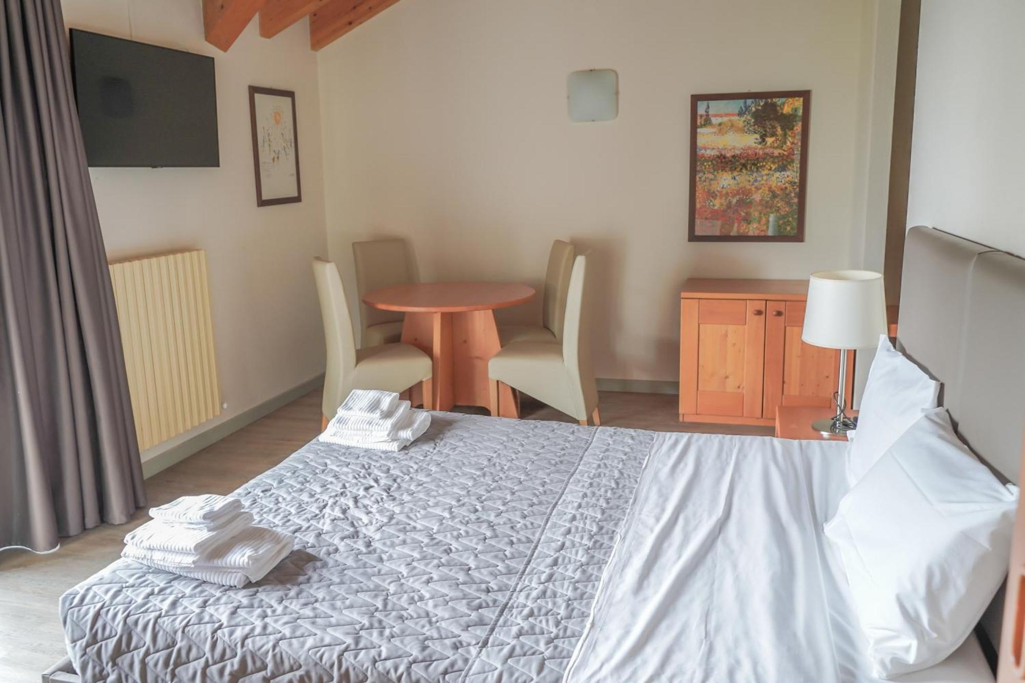 Hotel Al Ponte Garnì Pergine Valsugana Camera foto